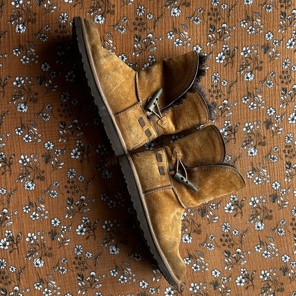 Ugg Women's W Meadow, Chestnut,6 M US GUC - Picture 11 of 14